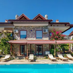  Otel Vira
